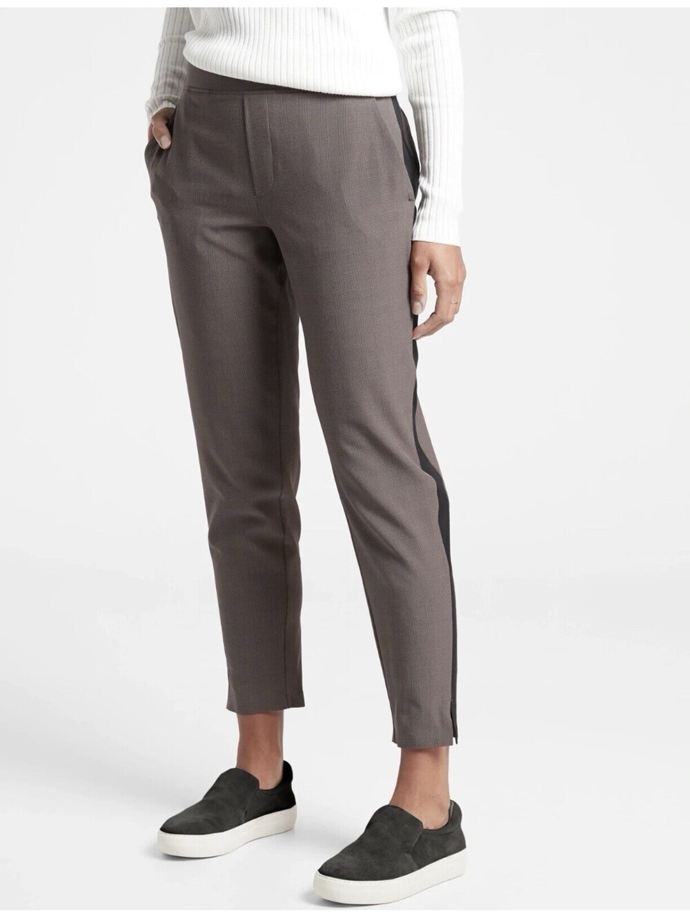 Athleta Brooklyn Plaid Ankle Pant Black Grey Plaid SIZE 8